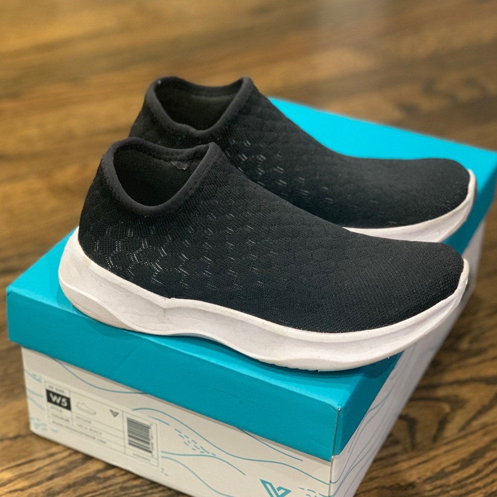 Good Condition Vessi Skyline Slip On Waterproof Shoes Black Women’s Size 5
